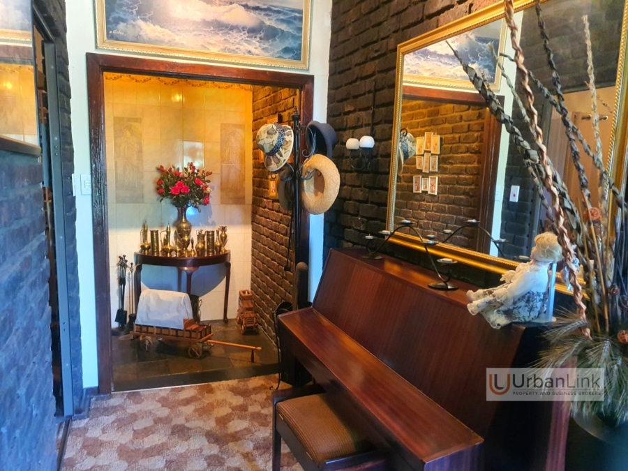 4 Bedroom Property for Sale in Safari Gardens North West